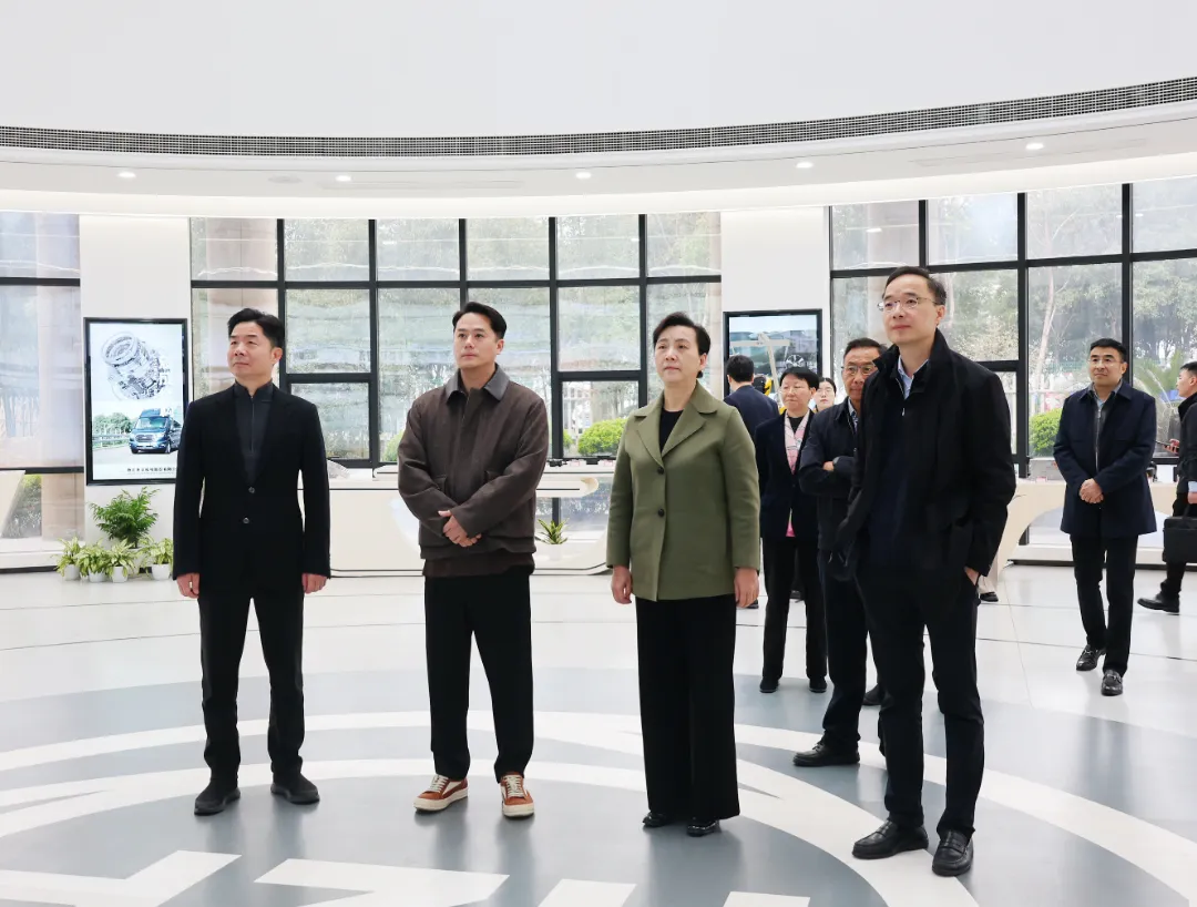 Hiina rahva poliitilise konsultatiivkonverentsi (CPPCC) Hangzhou munitsipaalkomitee esimees Wang Wenxu uurib Zhaofeng Co., Ltd.